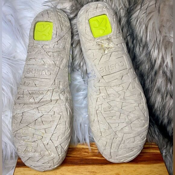 Cushe Shucoon Mary Jane Active Sneaker Women’s Size 11/42EU Slip-on Surfer - Picture 9 of 9